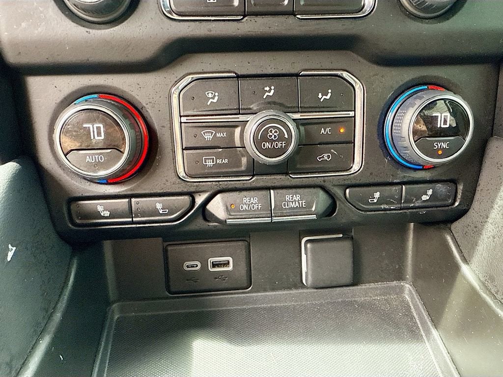 2024 Chevrolet Suburban LT