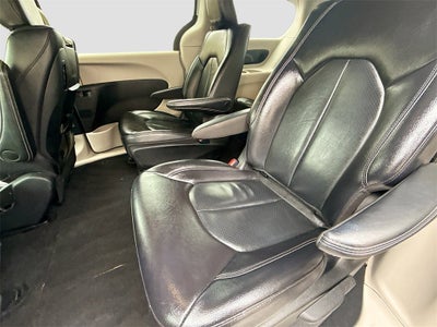 2022 Chrysler Pacifica Hybrid Touring L