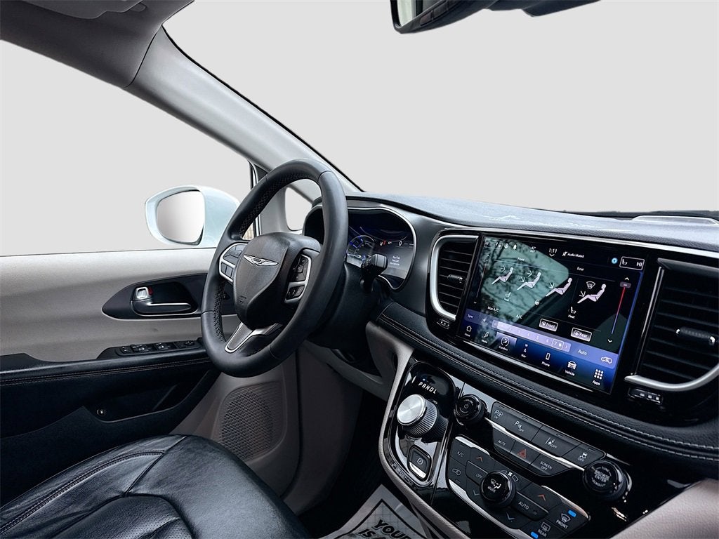 2022 Chrysler Pacifica Hybrid Touring L