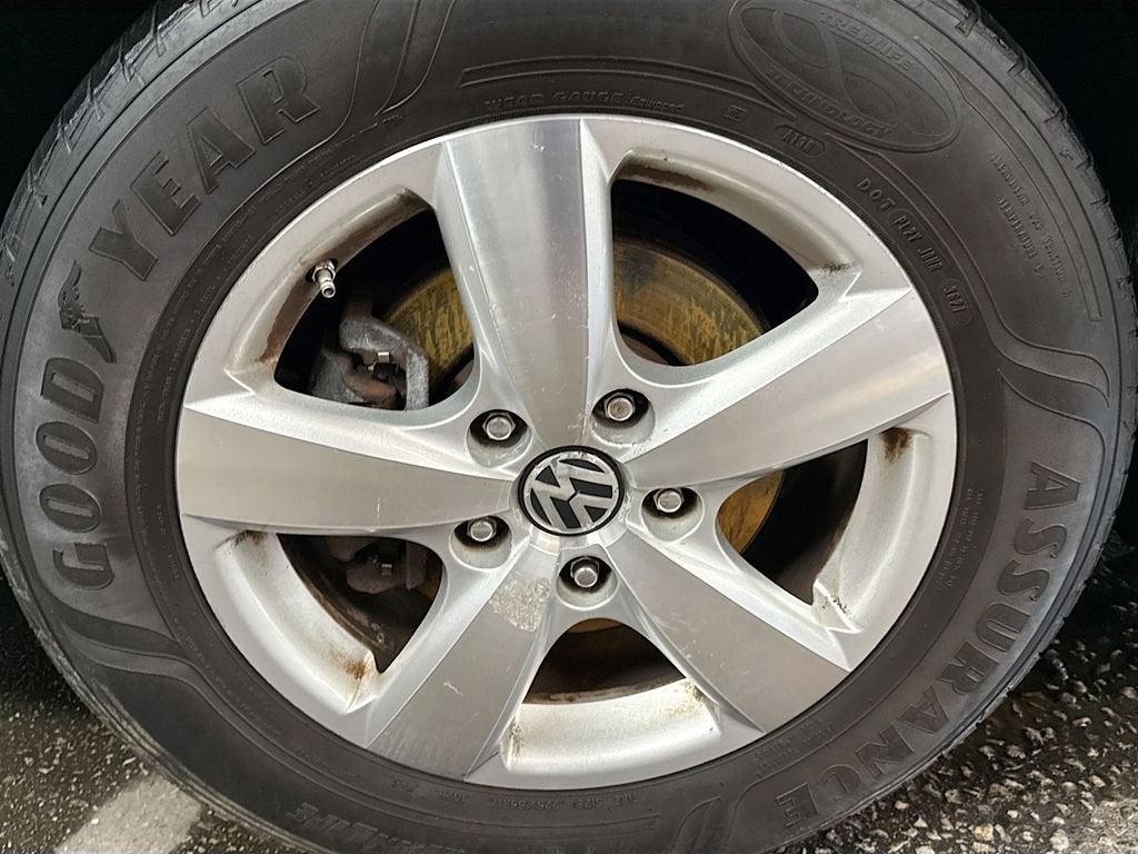 2010 Volkswagen Routan SEL w/Navigation