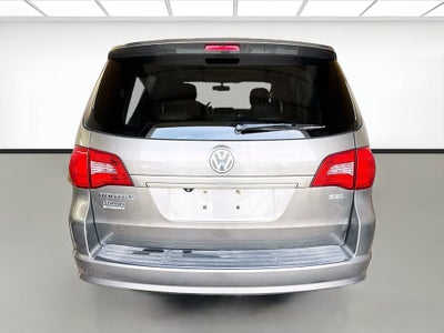 2010 Volkswagen Routan SEL w/Navigation