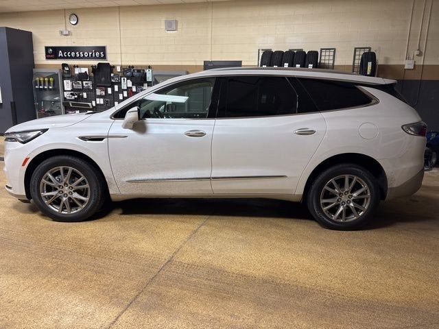 2022 Buick Enclave Essence