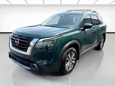 2025 Nissan Pathfinder SL 4WD