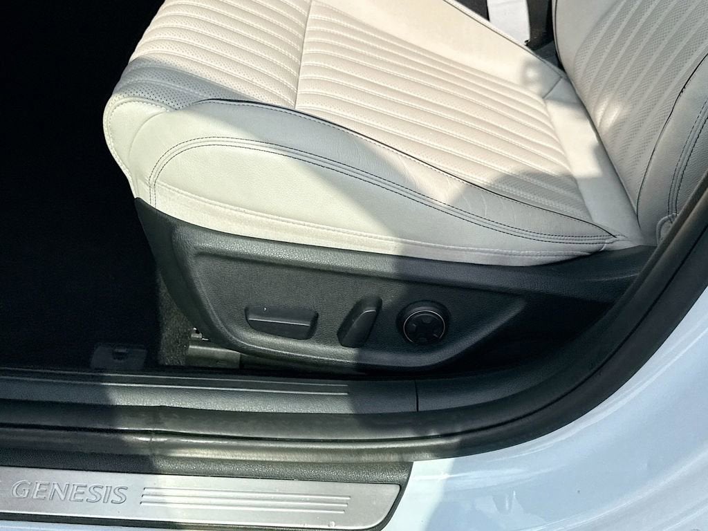 2023 Genesis G70 2.0T AWD