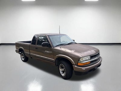 2002 Chevrolet S10 LS