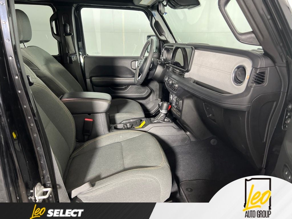 2025 Jeep Wrangler 4-Door Sahara - Photo 16