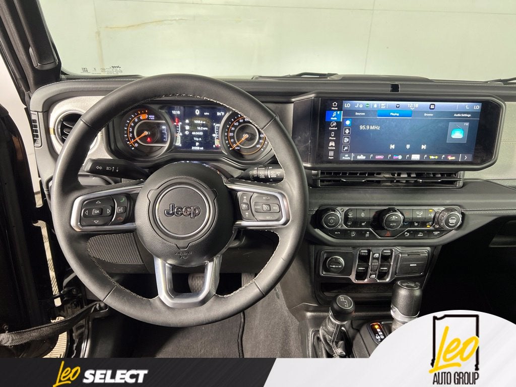 2025 Jeep Wrangler 4-Door Sahara - Photo 18