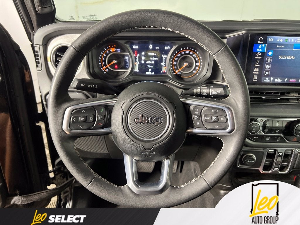 2025 Jeep Wrangler 4-Door Sahara - Photo 19