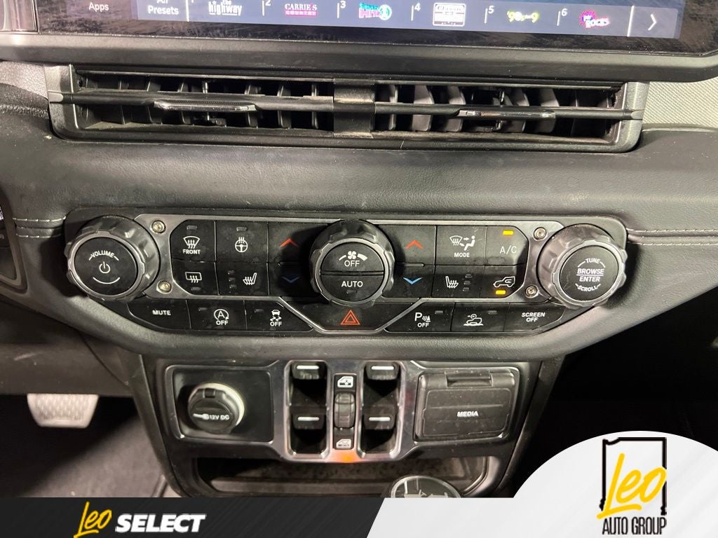 2025 Jeep Wrangler 4-Door Sahara - Photo 26