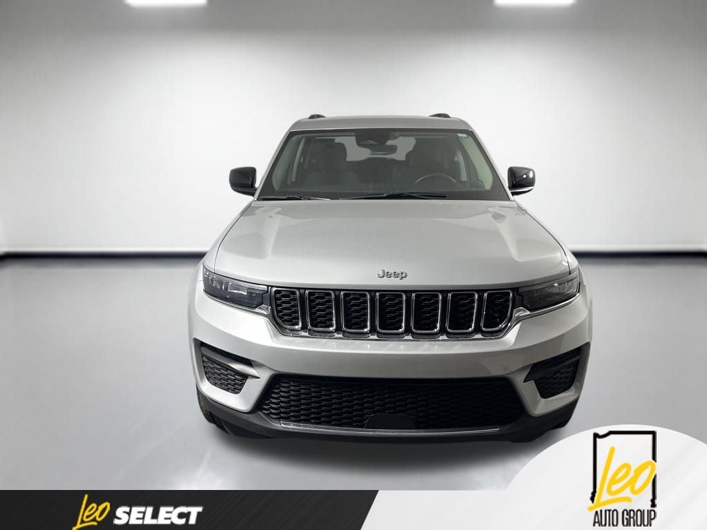 2023 Jeep Grand Cherokee Laredo 4x2