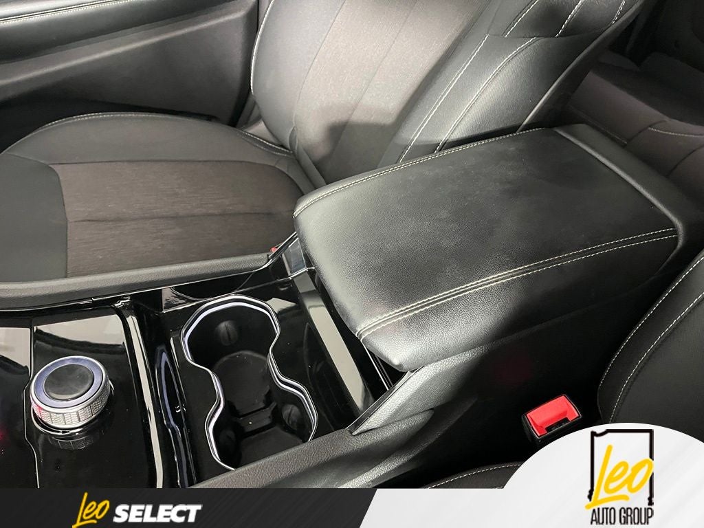 2023 Jeep Grand Cherokee Laredo 4x2