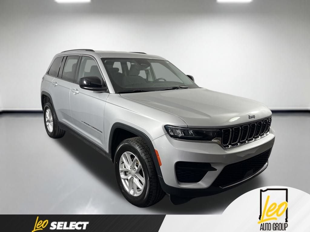 2023 Jeep Grand Cherokee Laredo 4x2