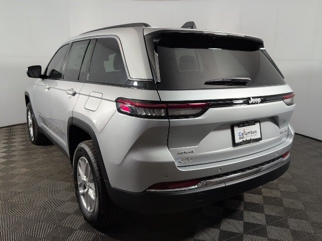2025 Jeep Grand Cherokee GRAND CHEROKEE LAREDO X 4X4