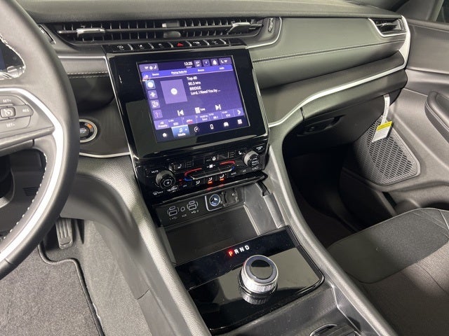 2025 Jeep Grand Cherokee GRAND CHEROKEE LAREDO X 4X4