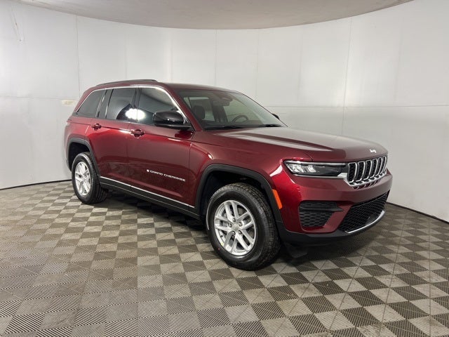 2025 Jeep Grand Cherokee GRAND CHEROKEE LAREDO X 4X4