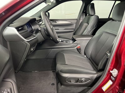 2025 Jeep Grand Cherokee GRAND CHEROKEE LAREDO X 4X4