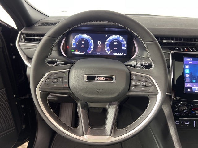 2025 Jeep Grand Cherokee GRAND CHEROKEE LAREDO X 4X4