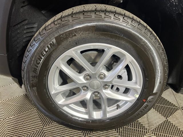 2026 Jeep Grand Cherokee GRAND CHEROKEE LAREDO 4X4