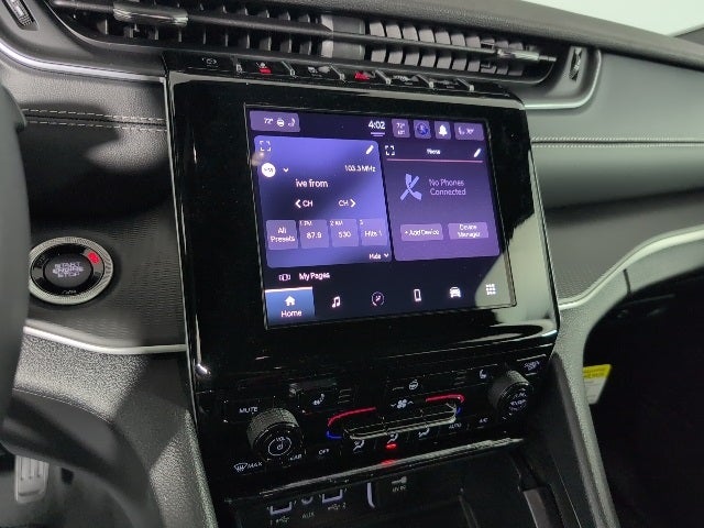 2025 Jeep Grand Cherokee GRAND CHEROKEE LAREDO X 4X4