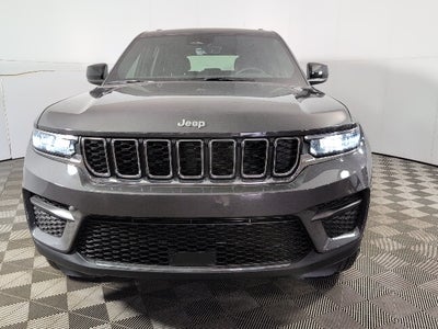 2025 Jeep Grand Cherokee GRAND CHEROKEE LAREDO X 4X4
