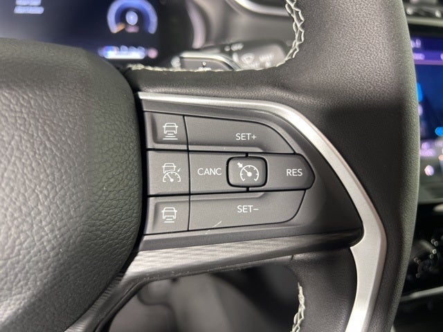 2025 Jeep Grand Cherokee GRAND CHEROKEE LAREDO X 4X4