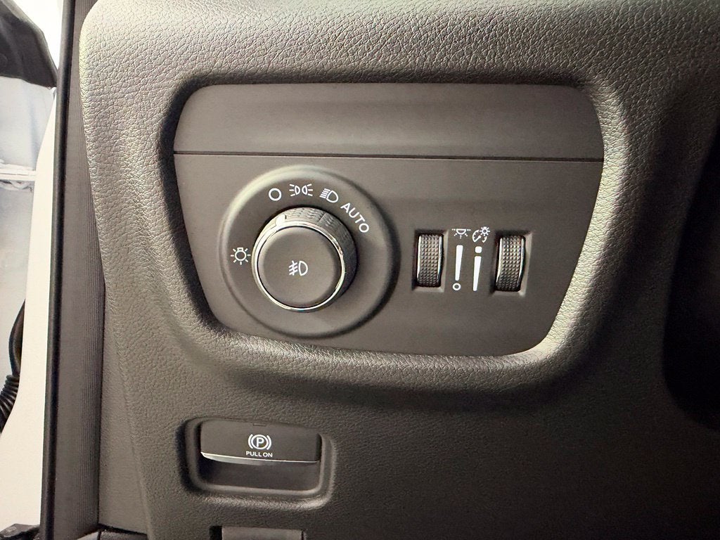 2027 Jeep Grand Cherokee GRAND CHEROKEE LIMITED 4X4