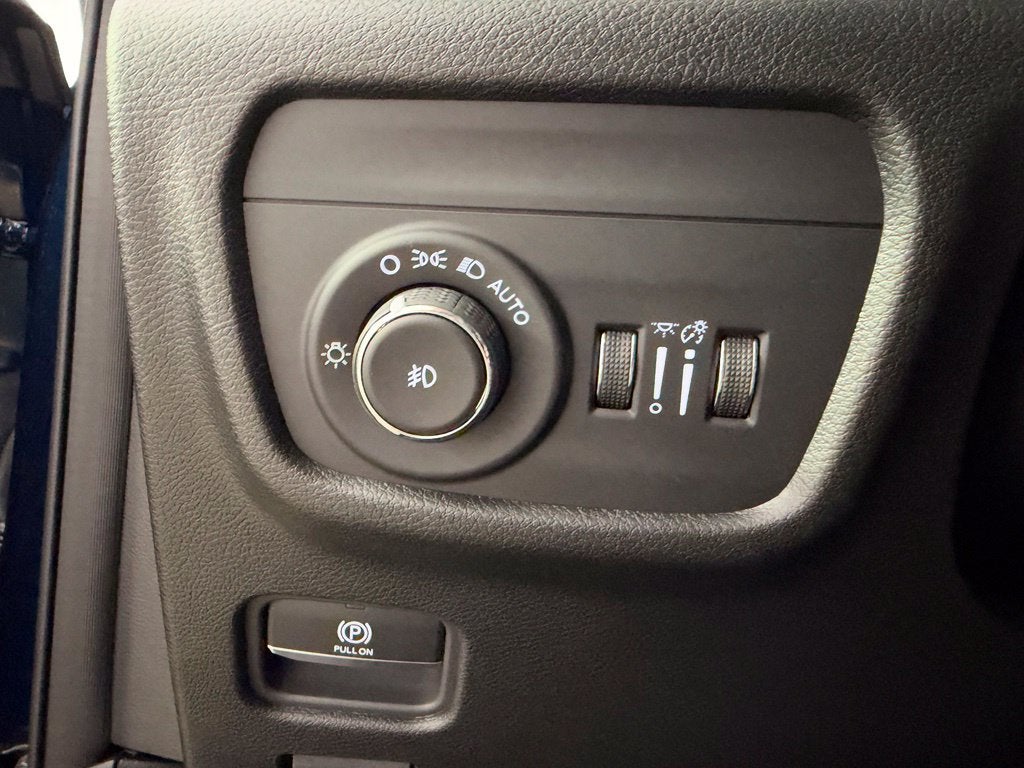 2027 Jeep Grand Cherokee GRAND CHEROKEE LIMITED 4X4