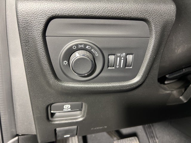 2025 Jeep Grand Cherokee GRAND CHEROKEE L LAREDO X 4X4