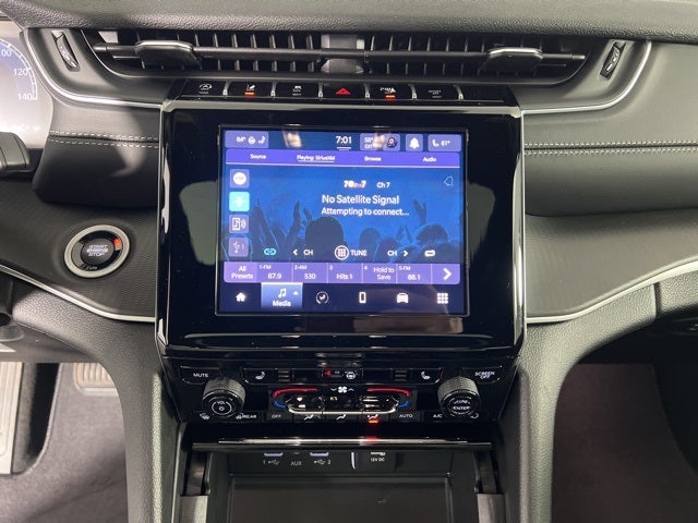 2025 Jeep Grand Cherokee GRAND CHEROKEE L LAREDO X 4X4