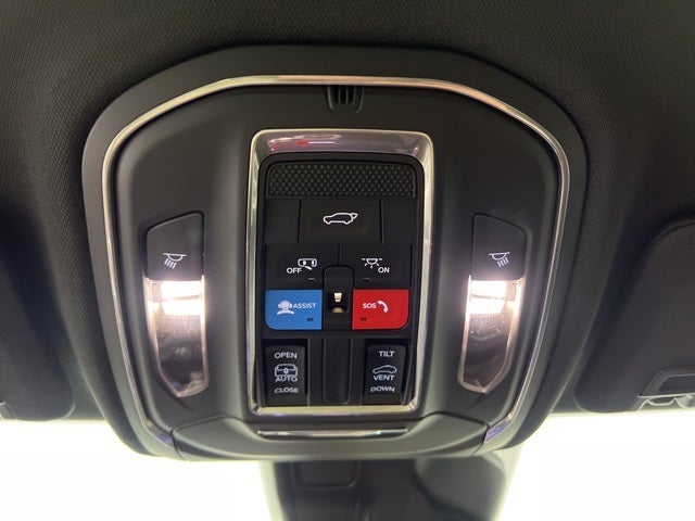 2025 Jeep Grand Cherokee GRAND CHEROKEE L LAREDO X 4X4