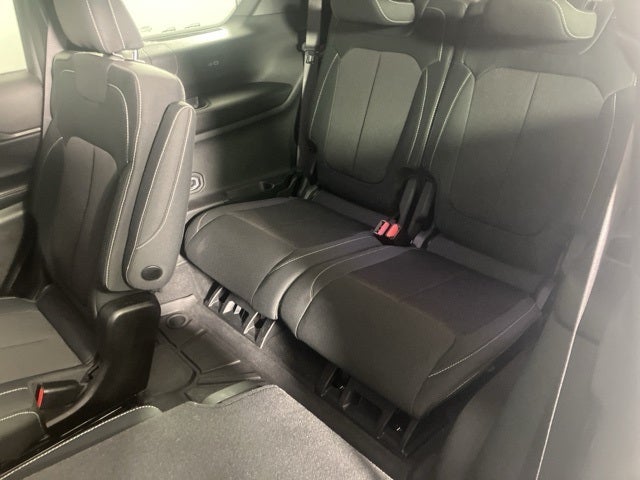 2024 Jeep Grand Cherokee L Laredo X 4x4