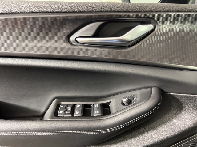 2025 Jeep Grand Cherokee GRAND CHEROKEE L LAREDO X 4X4