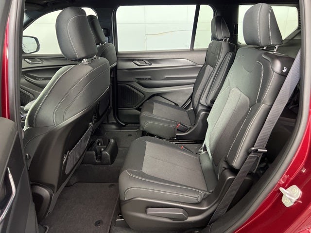 2025 Jeep Grand Cherokee GRAND CHEROKEE L LAREDO X 4X4