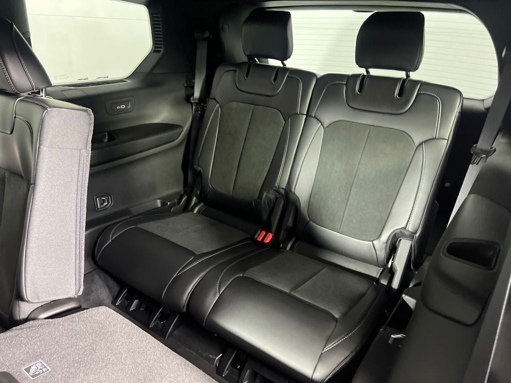 2027 Jeep Grand Cherokee Laredo Altitude