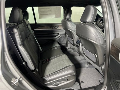 2027 Jeep Grand Cherokee Laredo Altitude