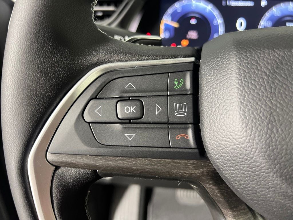 2027 Jeep Grand Cherokee Laredo Altitude