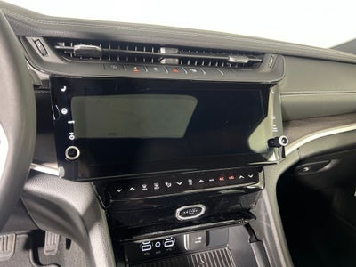 2027 Jeep Grand Cherokee Laredo Altitude