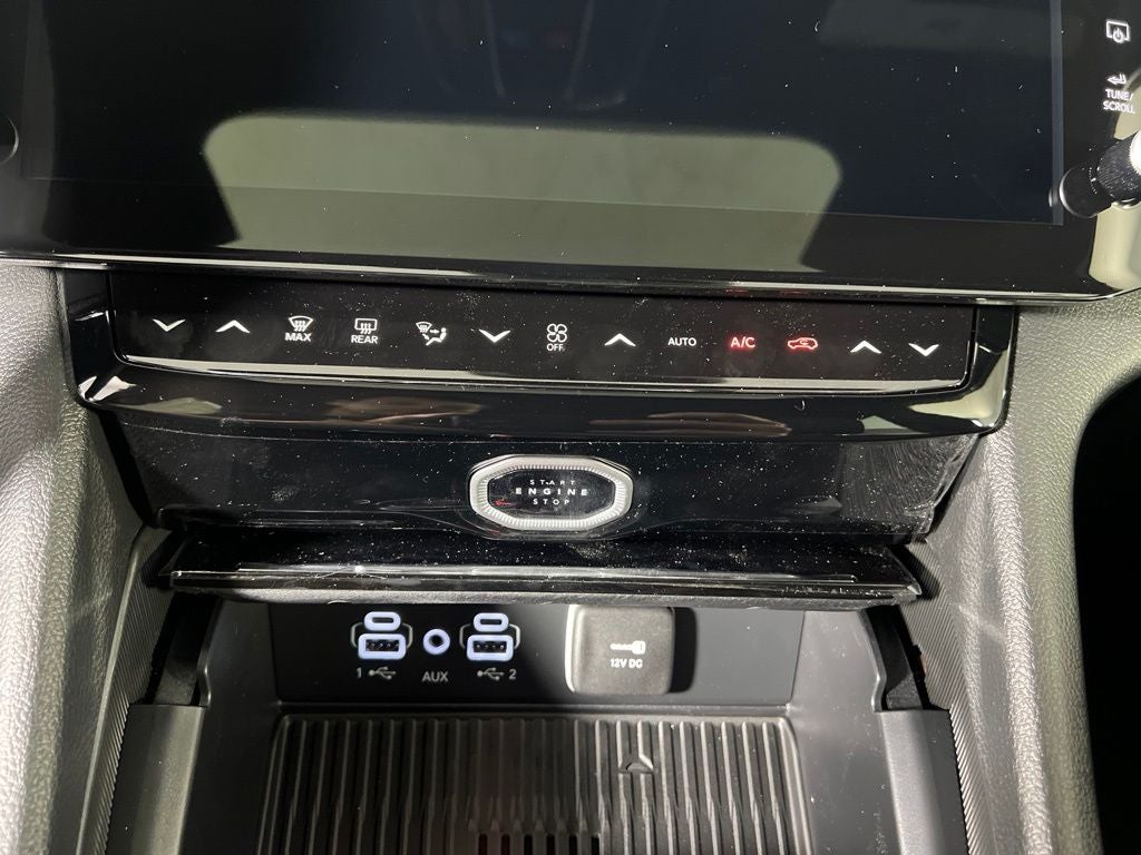 2027 Jeep Grand Cherokee Laredo Altitude