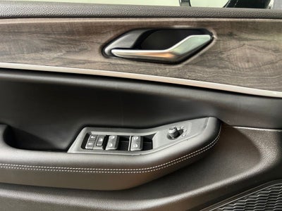 2027 Jeep Grand Cherokee Laredo Altitude