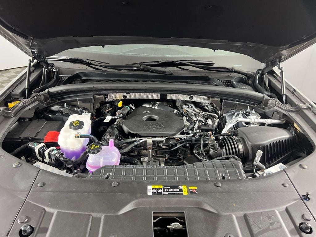 2027 Jeep Grand Cherokee Laredo Altitude