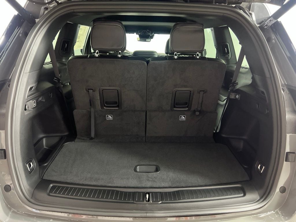 2027 Jeep Grand Cherokee Laredo Altitude