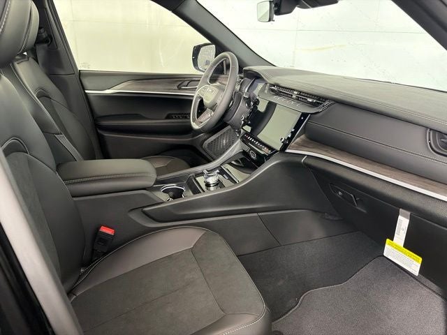 2026 Jeep Grand Cherokee GRAND CHEROKEE L LAREDO ALTITUDE 4X4