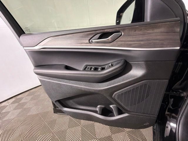 2026 Jeep Grand Cherokee GRAND CHEROKEE L LAREDO ALTITUDE 4X4