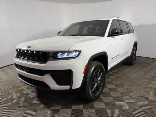 2027 Jeep Grand Cherokee Laredo Altitude