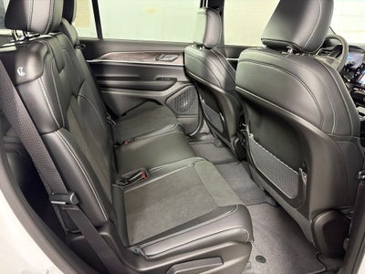 2027 Jeep Grand Cherokee Laredo Altitude