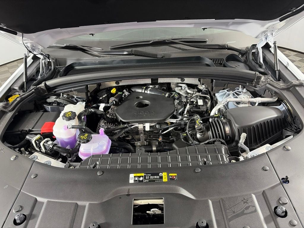 2027 Jeep Grand Cherokee Laredo Altitude