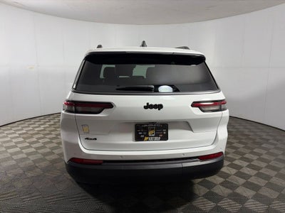 2027 Jeep Grand Cherokee Laredo Altitude