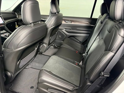 2027 Jeep Grand Cherokee Laredo Altitude