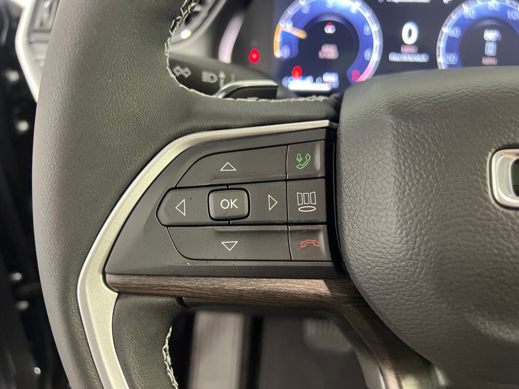 2027 Jeep Grand Cherokee Laredo Altitude