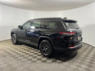 2027 Jeep Grand Cherokee Laredo Altitude